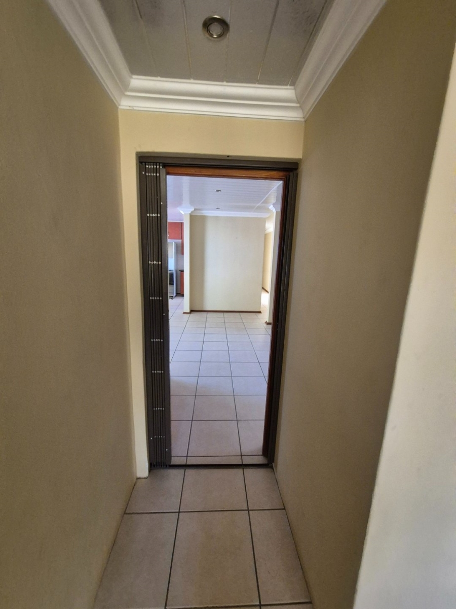 To Let 4 Bedroom Property for Rent in Universitas Ridge Free State
